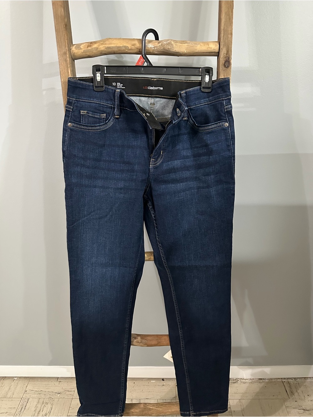 Liz Claiborne Women’s Straight Leg Dark Blue Jeans